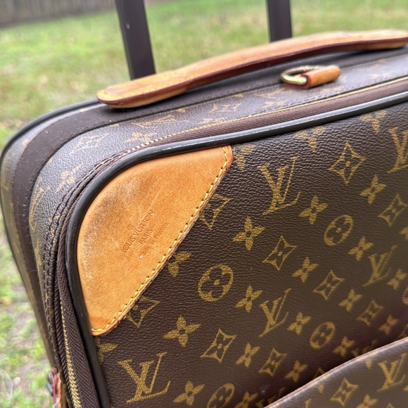 Louis Vuitton carry on bag - Picture 2 of 12